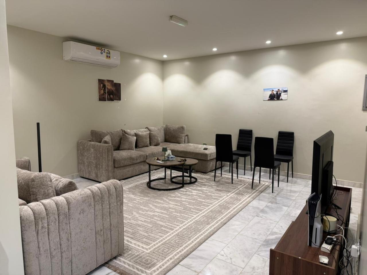 Cozy Separate In Appartement Mascate